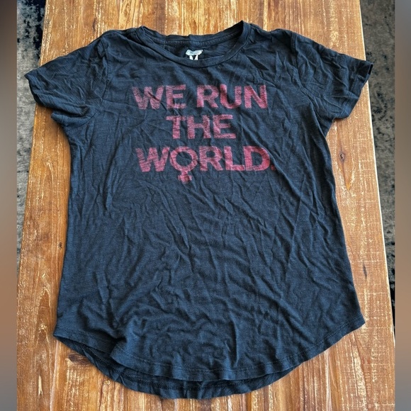 Tailgate We Run the World female tee shirt - Picture 1 of 5